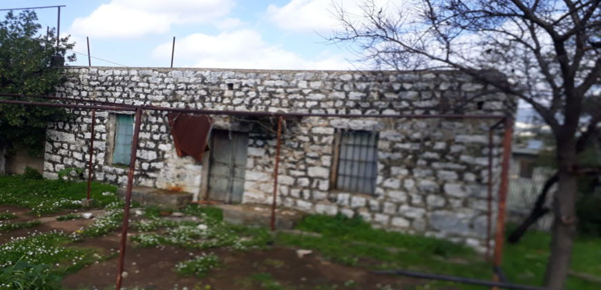Old House for Sale Zaaitra Kesserwan Housing Area 100Sqm
