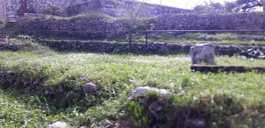 Old House for Sale Zaaitra Kesserwan Housing Area 100Sqm