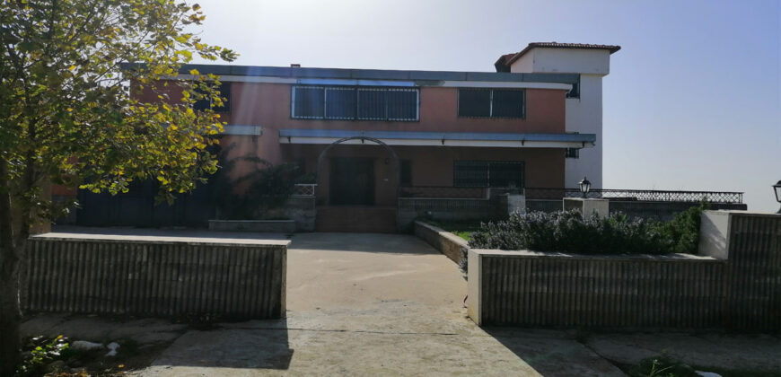 House for Sale Ras Osta Jbeil Building area 609 Sqm and Total Area Land 1050Sqm