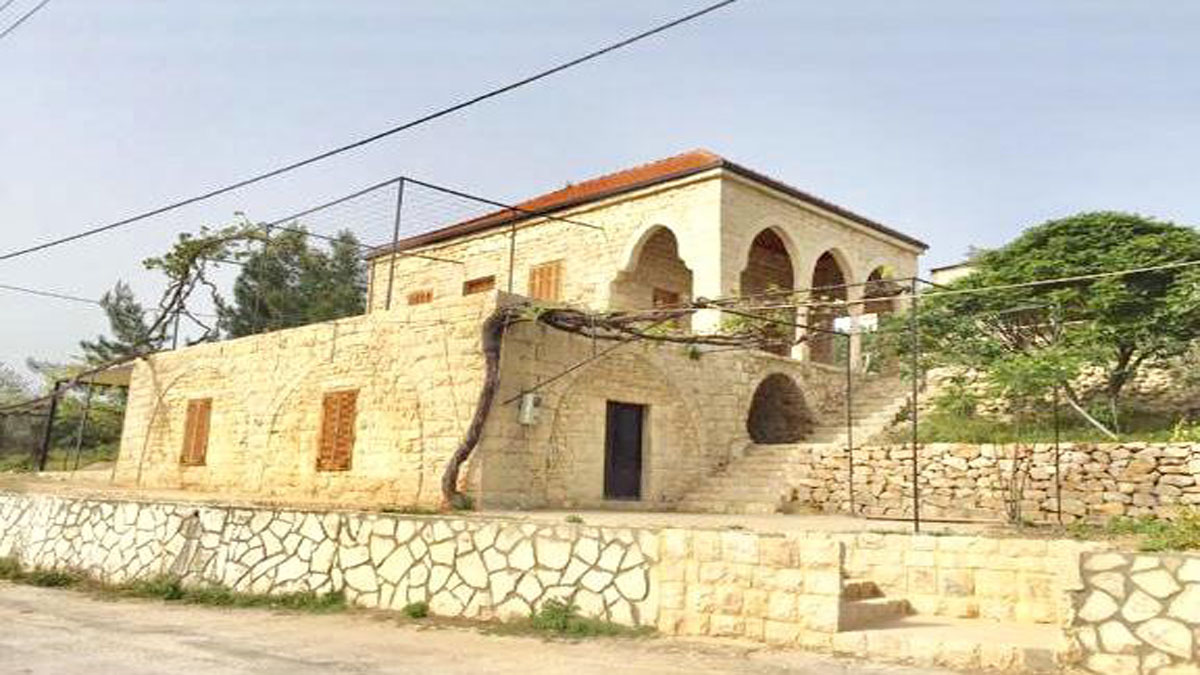 Old House for Sale Bejdarfil Batroun Housing Area 180Sqm