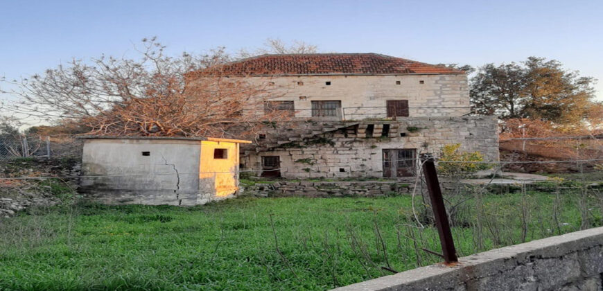 Old House for Sale Aabdelali Batroun Housing Area 100Sqm