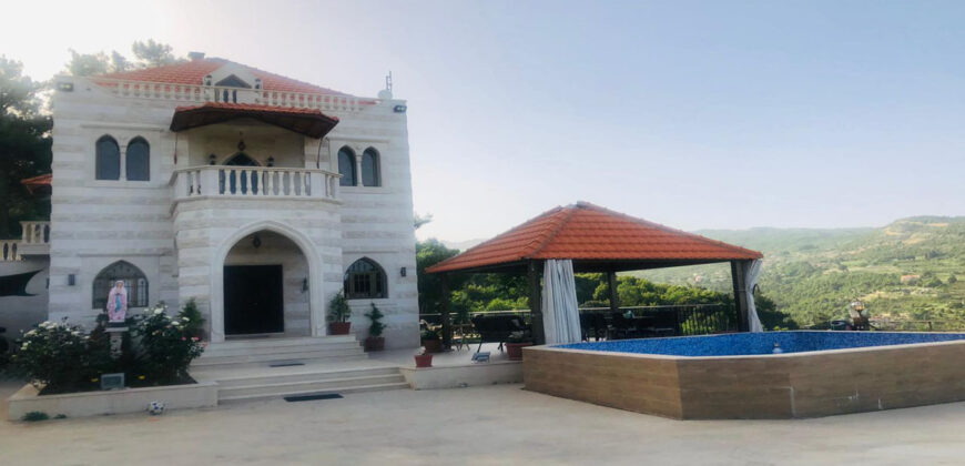 Villa for Sale Lehfed Jbeil Housing Area 360Sqm The Area of the Land 1350Sqm