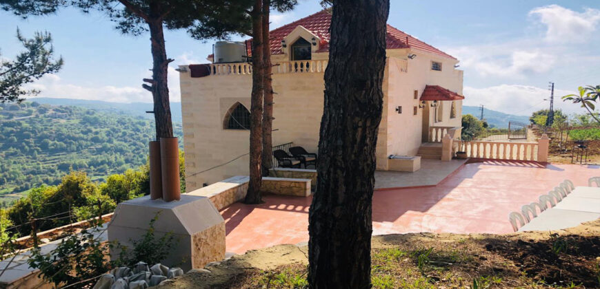 Villa for Sale Lehfed Jbeil Housing Area 360Sqm The Area of the Land 1350Sqm
