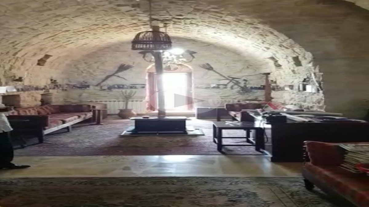 Old House for Sale Aabdelali Batroun Housing Area 200Sqm Land Area 1000Sqm