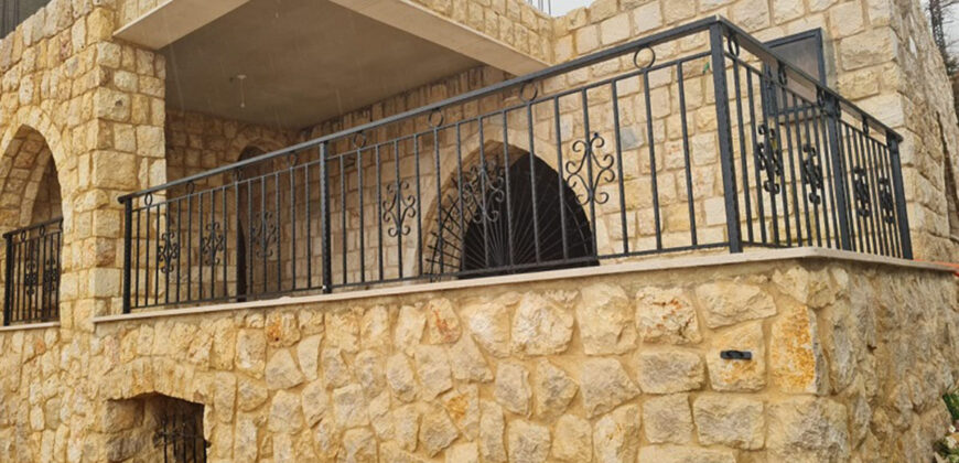 Old House for Sale Edde Batroun Housing Area 190Sqm and Land Area 1150Sqm