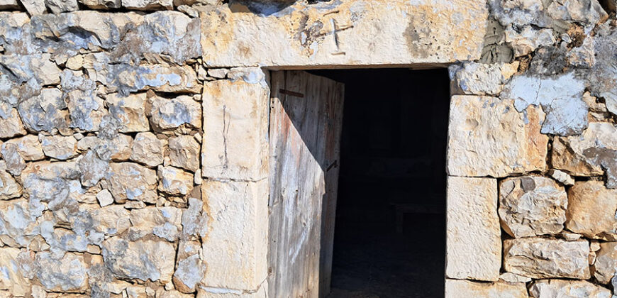 Old House for Sale Behdaidat Jbeil Housing 2 Floor Area 200Sqm & Land Area 2000Sqm .