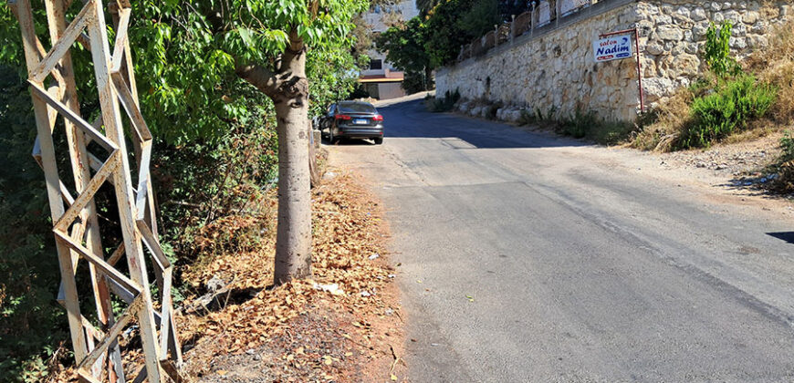 Land for Sale Blat Jbeil Area 560Sqm