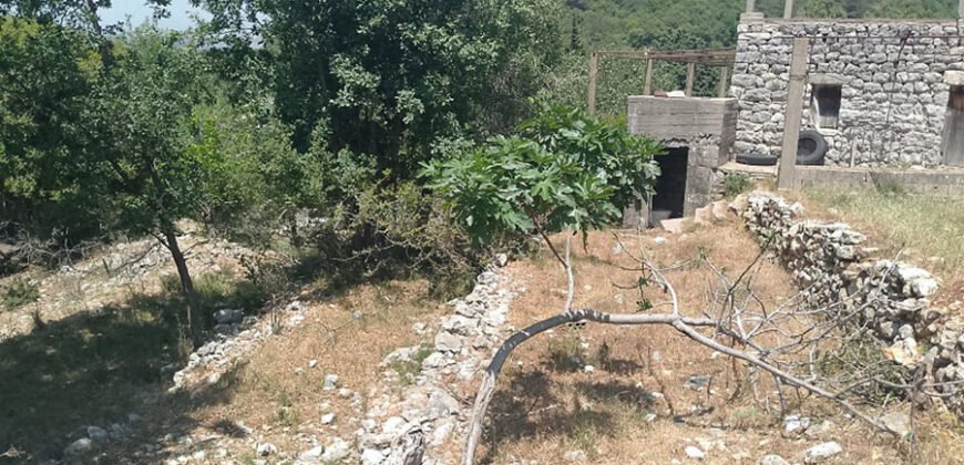 Land for Sale Zaaitra Kesserwan Area 5093Sqm & Old House 2 Floor Area 150Sqm