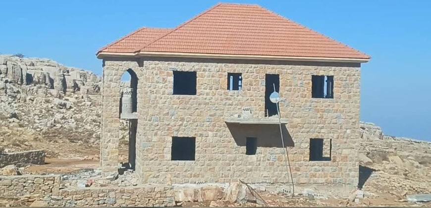Villa for Sale Tannourine El Faouqa ( Sayar ) Batroun Under Construction The Building Area is 360Sqm & the Land Area is 1230Sqm
