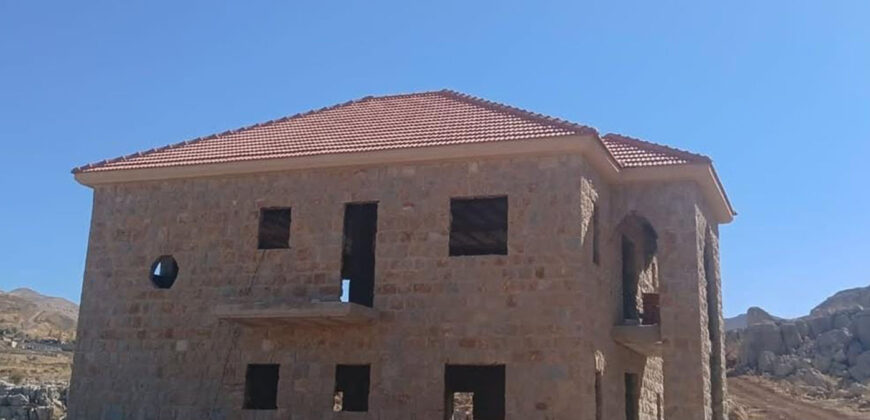Villa for Sale Tannourine El Faouqa ( Sayar ) Batroun Under Construction The Building Area is 360Sqm & the Land Area is 1230Sqm