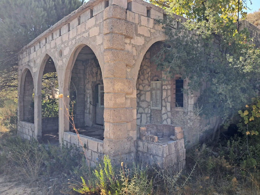 Land for Sale Lehfed Jbeil Area 1445Sqm & The Small House Around 100Sqm